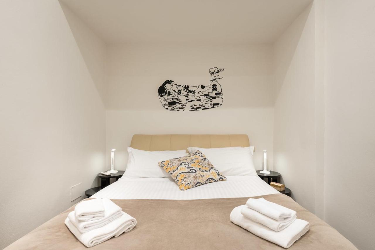 Apartment Art Gallery In - Hosted By Sweetstay Florence